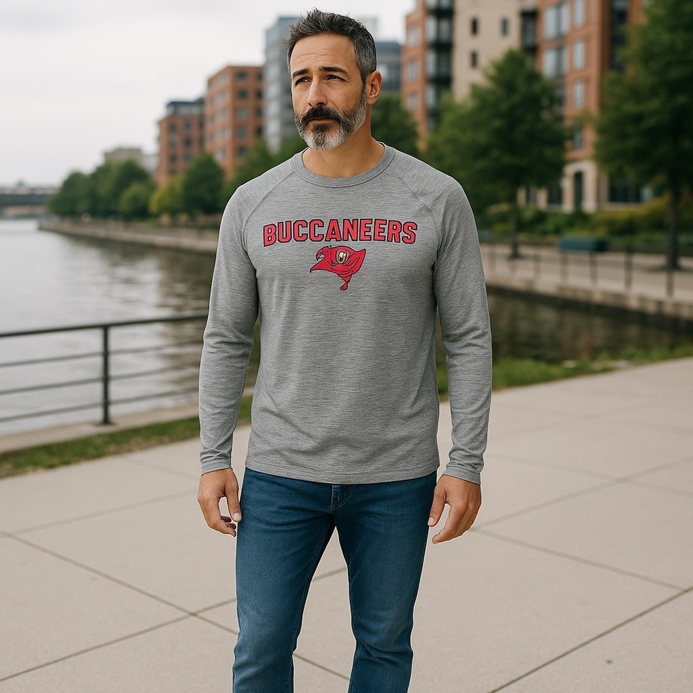 Team Apparel Tampa Bay Buccaneers Pullover LS Shirt
